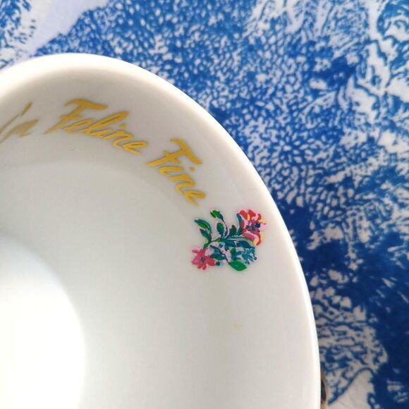 Authentic Lilly Pulitzer Coffee Mug Vibrant Floral Pink Gold "I'm Feline Fine" - Picture 8 of 8